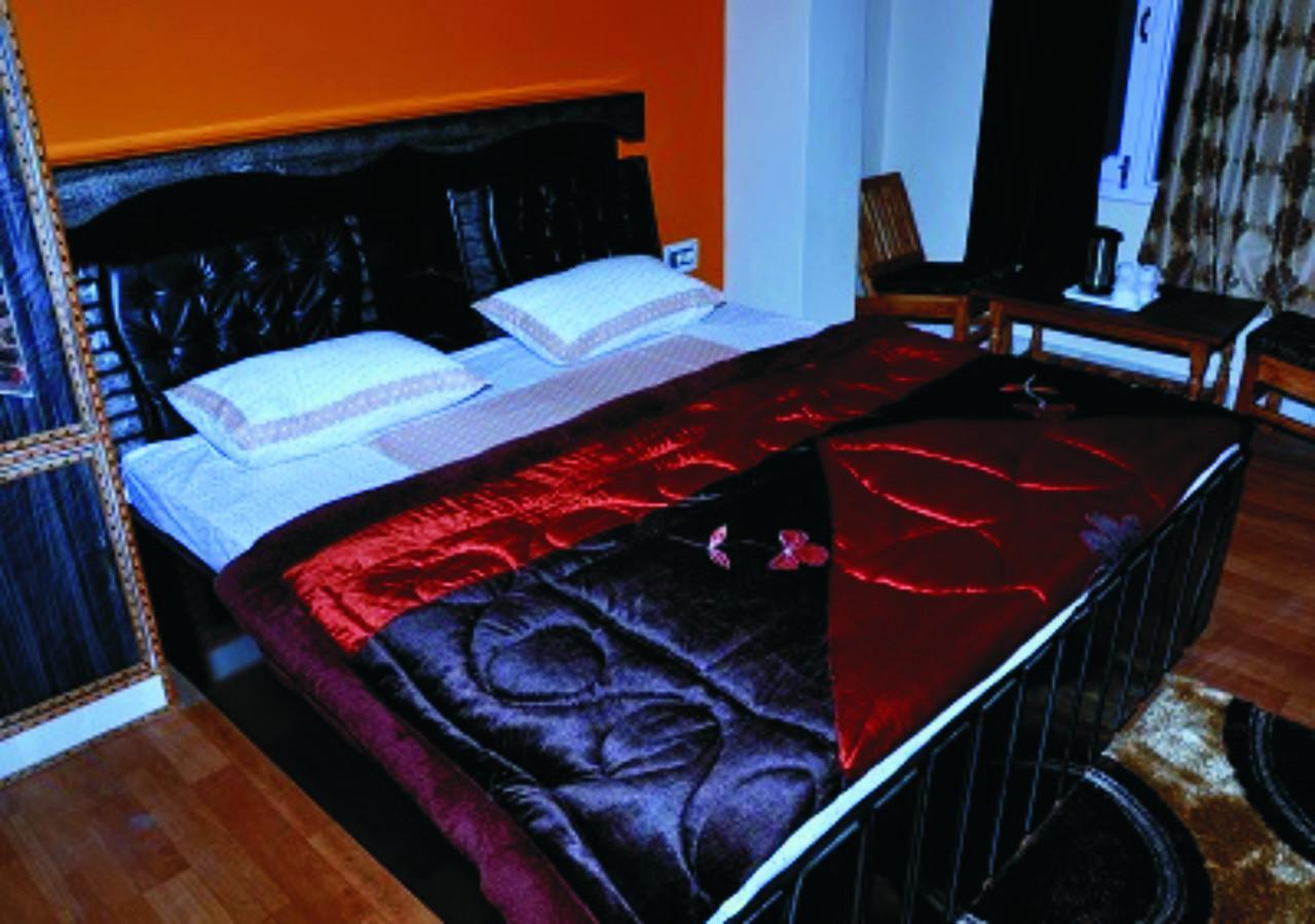 Banjār Hotel Mansarovar מראה חיצוני תמונה